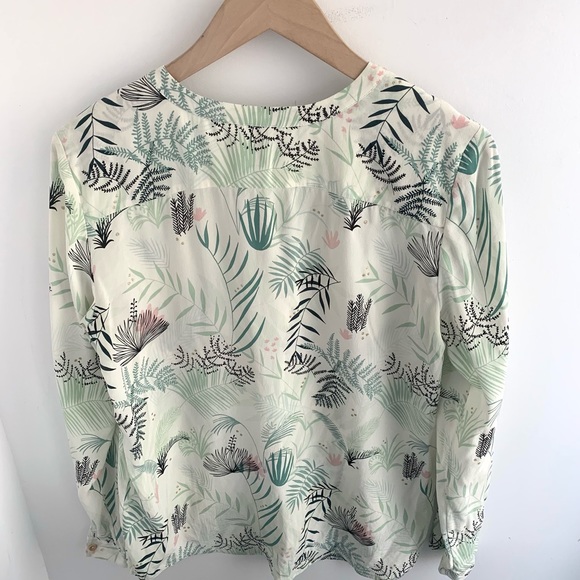 Beautiful Des Petits Hauts silk blouse size 1 - Picture 2 of 11